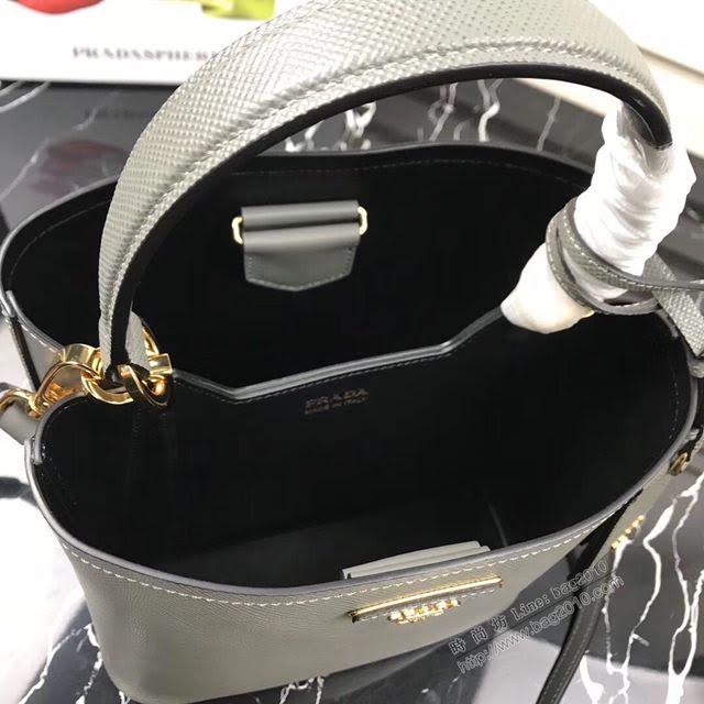 prada女包 普拉達專櫃最新款手提肩背包 1BA214 Prada Double Saffiano皮革手袋 Prada進口牛皮水桶包  pyd2174
